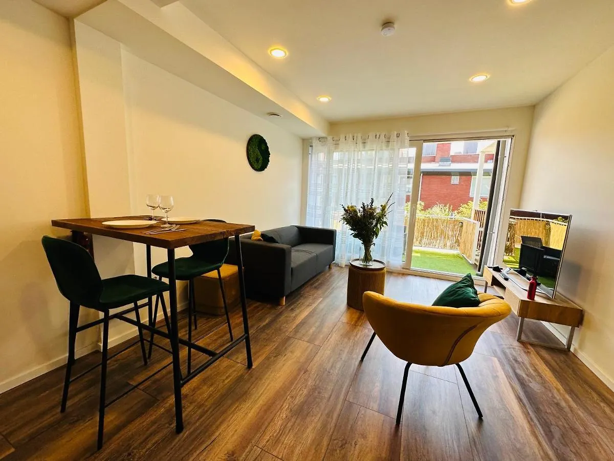 Sunshine Suites Утрехт Апартаменты