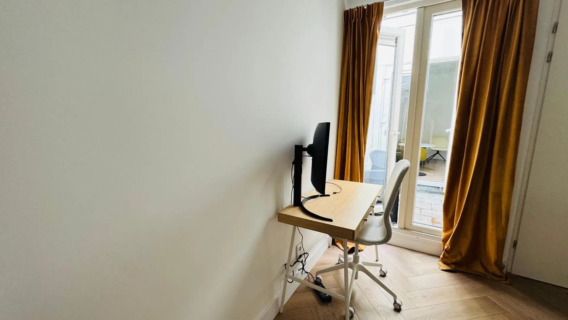 Sunshine Suites Utrecht 0*,  Netherlands