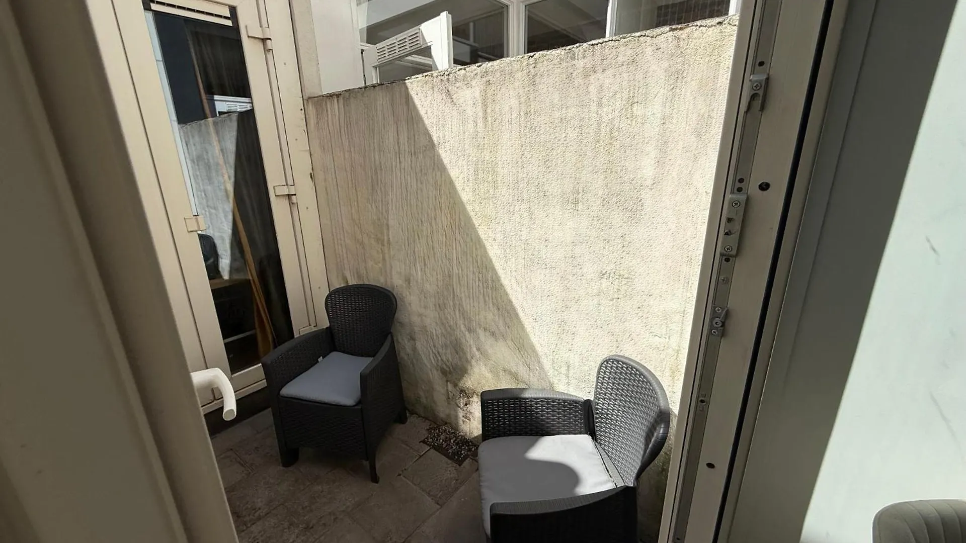Sunshine Suites Утрехт 0*,  Нидерланды