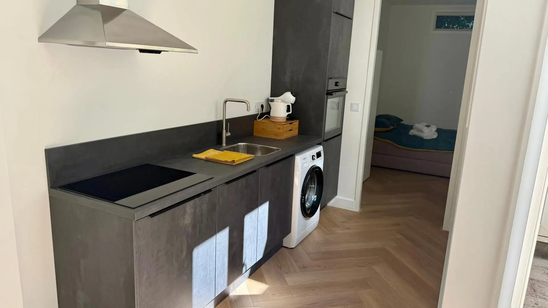 Sunshine Suites Utrecht Apartament