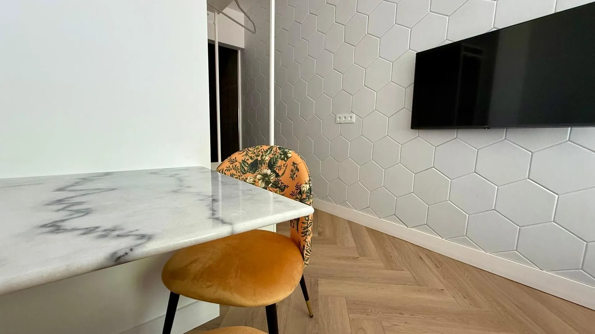 Sunshine Suites Utrecht Apartament