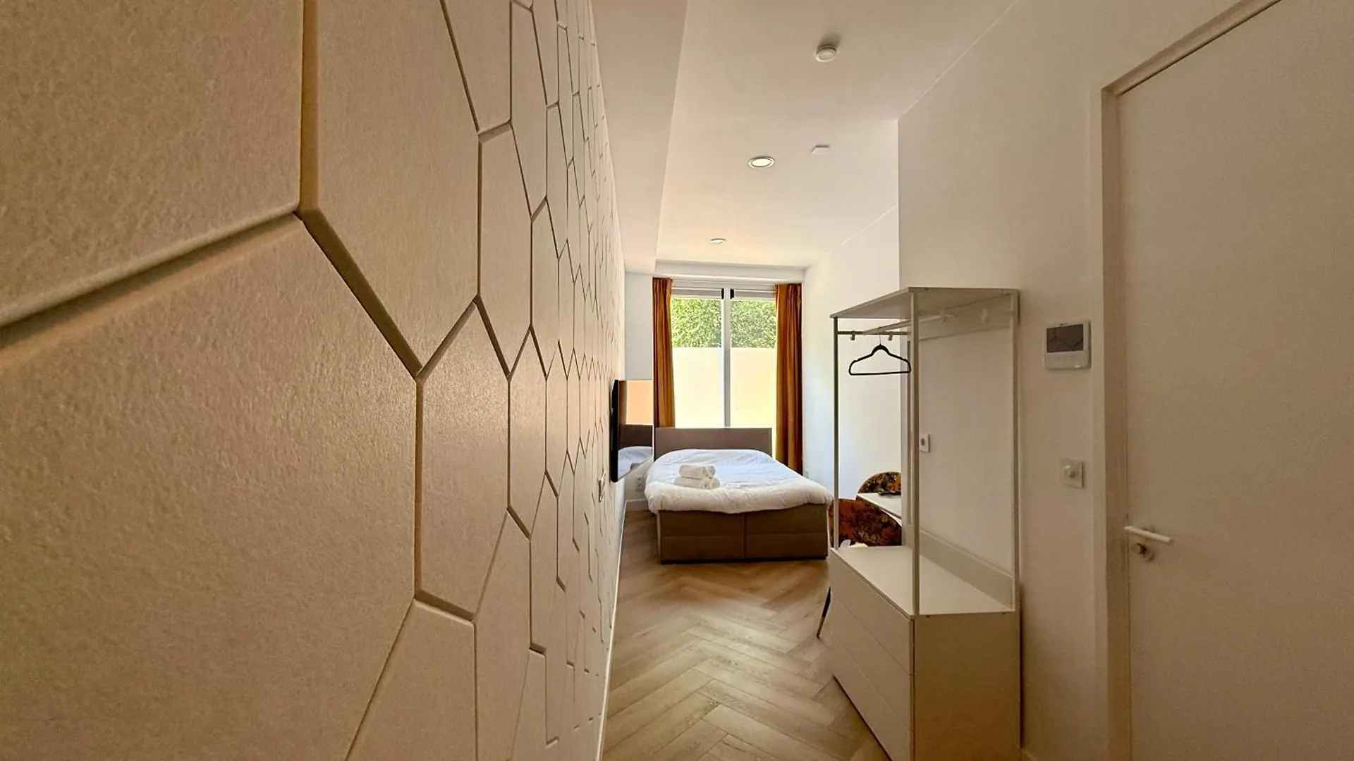Sunshine Suites Utrecht 0*,